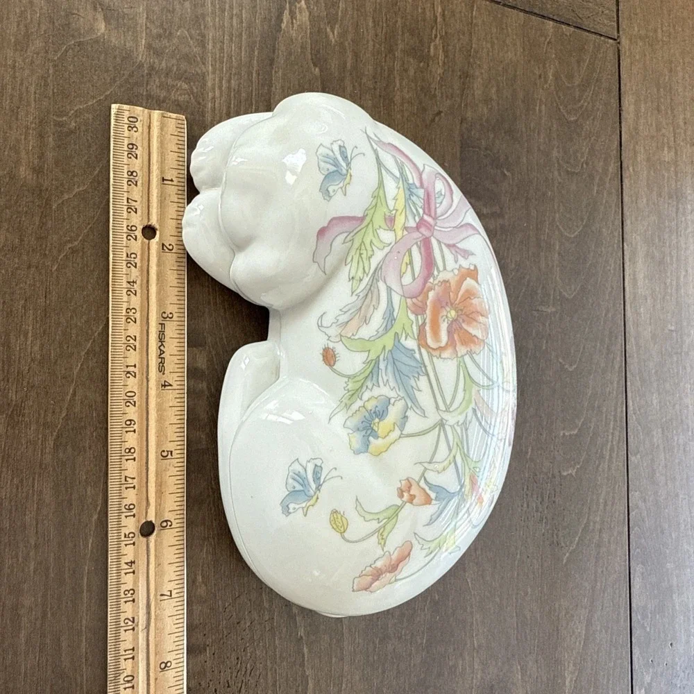 60s VTG Elizabeth Arden DOG Trinket BOX Wild Flower BUTTERFLIES Vanity Decor